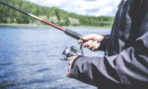 Стул для рыбалки — сколько стоит и стоит ли его заменять стулом?